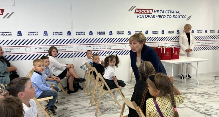 Председатель Закобрания на Камчатке Ирина Унтилова приняла участие в акции «Собери ребенка в школу»