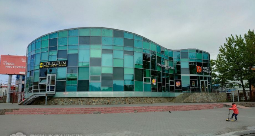 Пожарные выясняют причину возгорания в здании пиццерии в Петропавловске