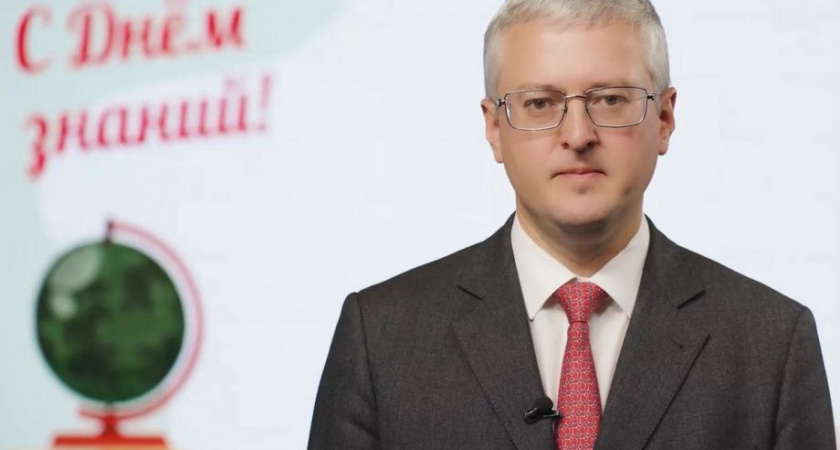 День знаний: Губернатор Камчатского края Владимир Солодов поздравил преподавателей, студентов, школяров и родителей