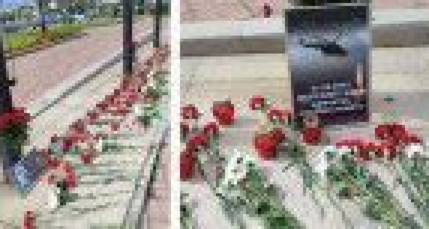 Жители Камчатки несут цветы и лампады к стихийному мемориалу жертвам авиакатастрофы