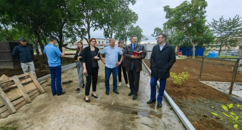 Строительство сквера на Войцешека в Петропавловске проинспектировала комиссия