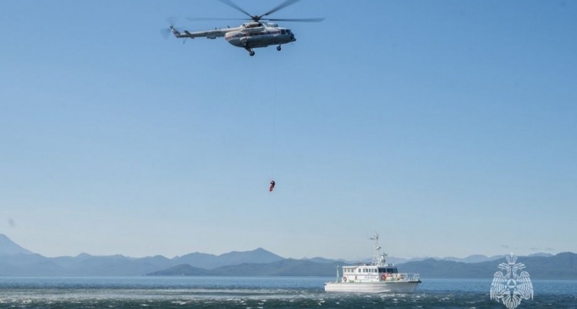 Учения МЧС: На Камчатке потерпело крушение рыболовецкое судно