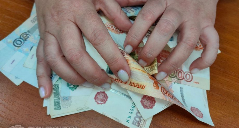 Больше 57 миллионов рублей жители Камчатки «подарили» мошенникам за один месяц 