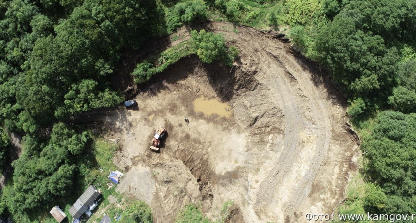 На Камчатке чиновники и правоохранители выясняют происхождение карьера в черте Петропавловска