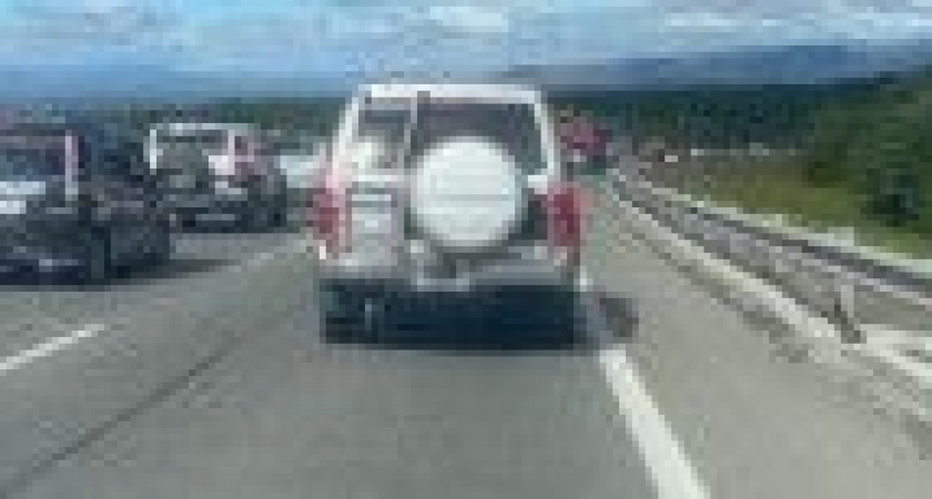 Жители Камчатки встали в огромную пробку на трассе Морпорт-Аэропорт