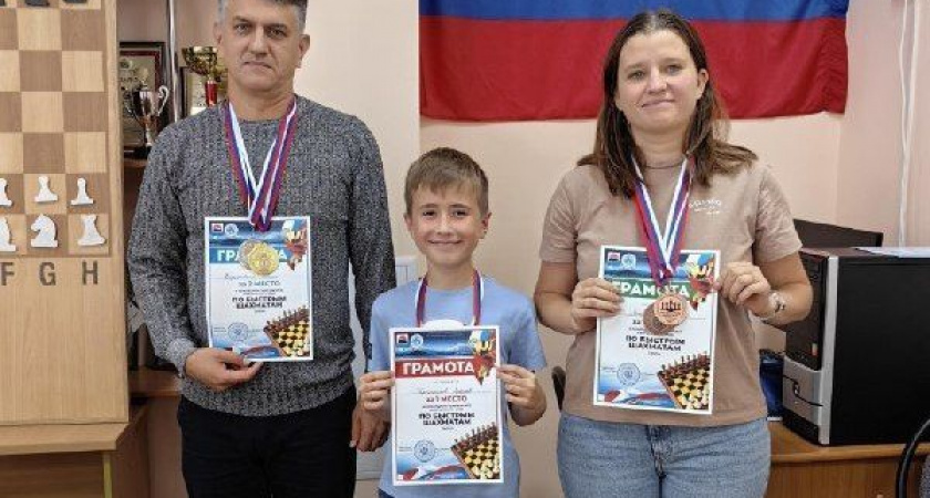 В чемпионате Камчатского края по шахматам соревновались 27 команд.