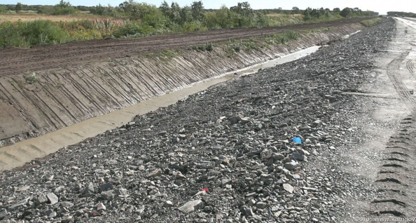 В Петропавловске продолжается строительство дороги к Халактырскому пляжу