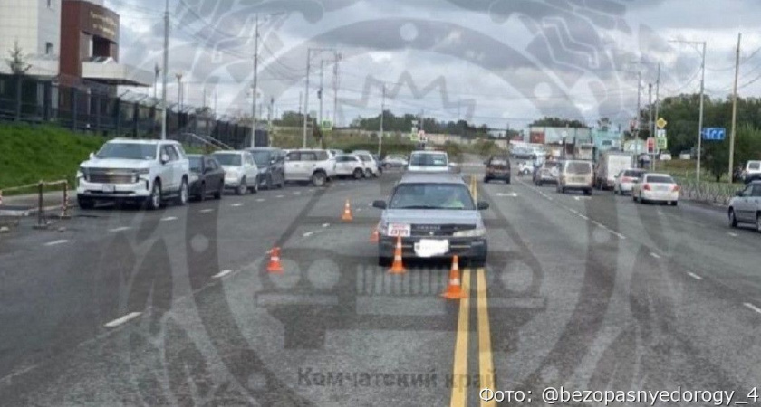 В Петропавловске ребёнок-самокатчик оказался на пути пожилого автомобилиста