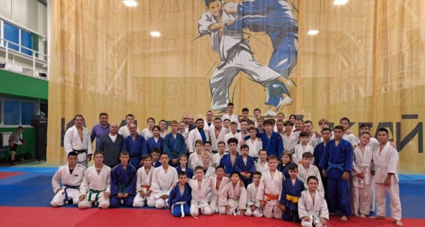 Победитель первенства мира Магомед Магомедов провёл мастер-класс для дзюдоистов Камчатки