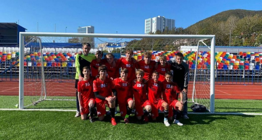 Юношеские команды борются за звание чемпиона Камчатки по футболу