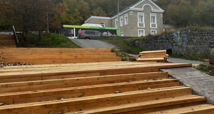 Лестницы в краевой столице Камчатки готовят к зиме