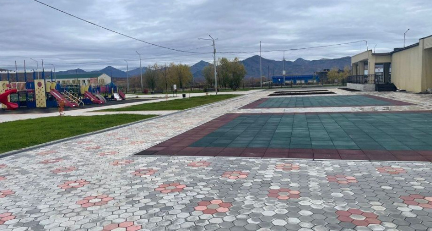 Новый арт-объект установили в поселке Сокоч и благоустроили сквер