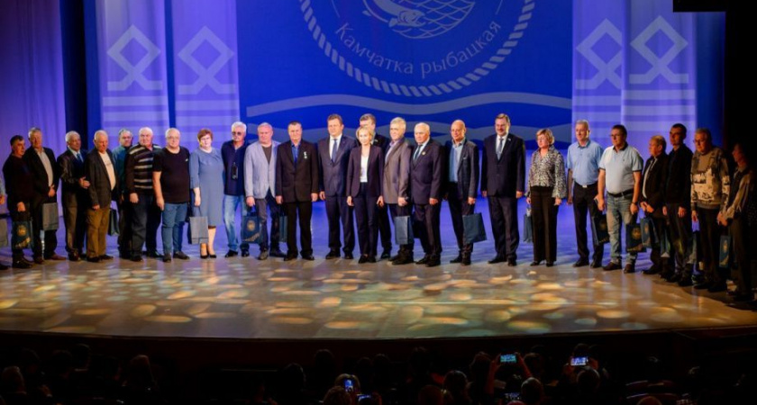 Традиционный фестиваль «Камчатка рыбацкая» стартовал на полуострове с награждения рыбаков