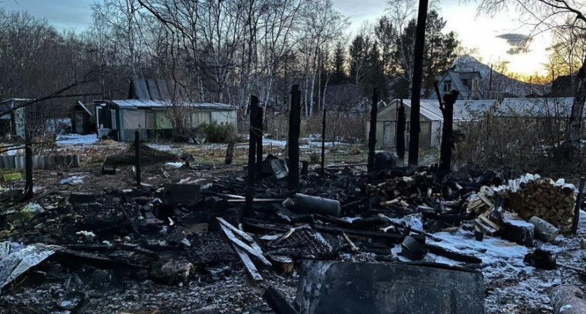 Пенсионер серьезно пострадал в ночном пожаре на дачном участке в Елизовском районе