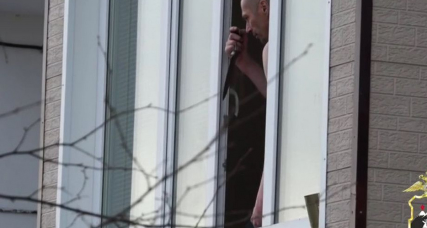 Психически больного мужчину, взявшего в заложницы мать, доставили в профильный диспансер: УМВД РФ Камчатки