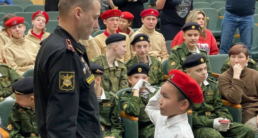 В войсковой части на Камчатке  прошла церемония посвящения в ряды «Юнармии»