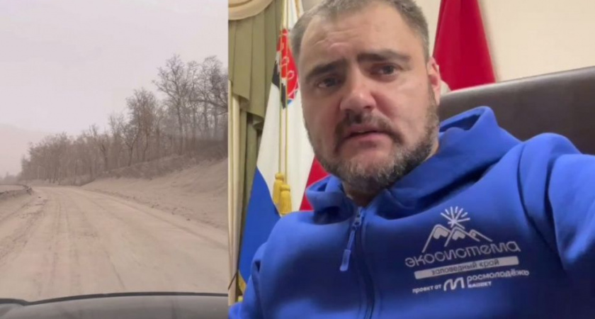 Техника работает в Усть-Камчатске на уборке пепла с дорог