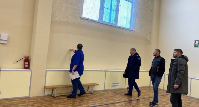 Недоделанная школа, отсутствие уличного освещения и бездорожье. Прокурор посетил Усть-Большерецкий район