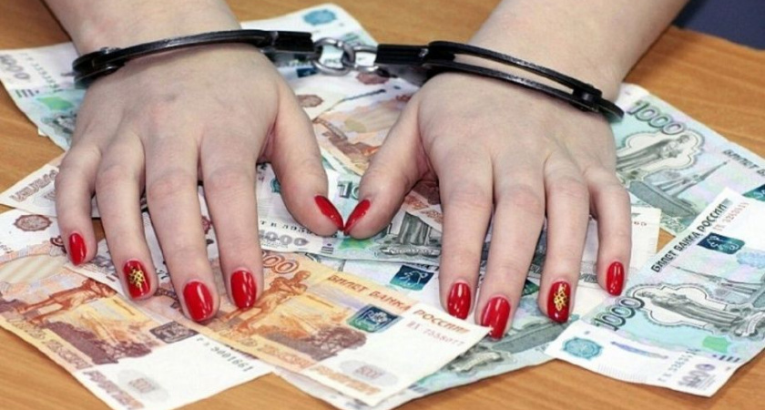 Премии почти на 600 тыс рублей навыписывала сама себе жительница Камчатки