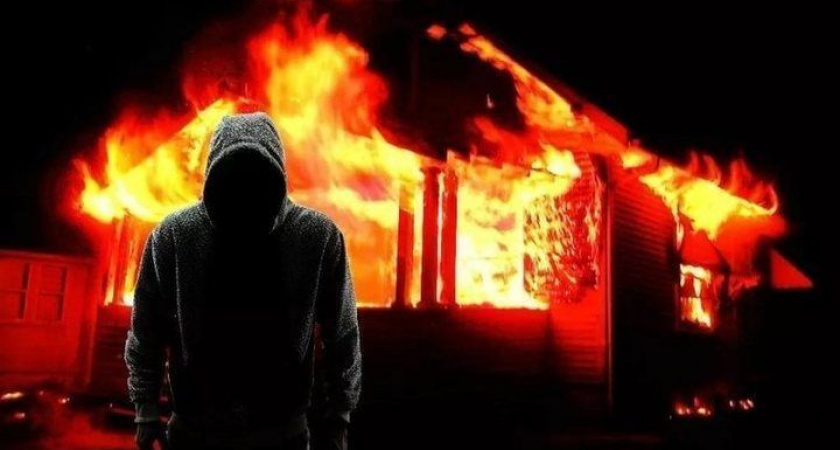 На Камчатке семейная размолвка стала причиной поджога частного дома