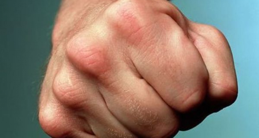 В общежитии на Камчатке строитель забил коллегу до смерти