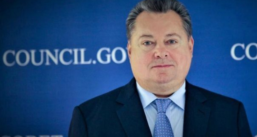 Сенатор Борис Невзоров поздравил жителей Камчатки с Днем Конституции 