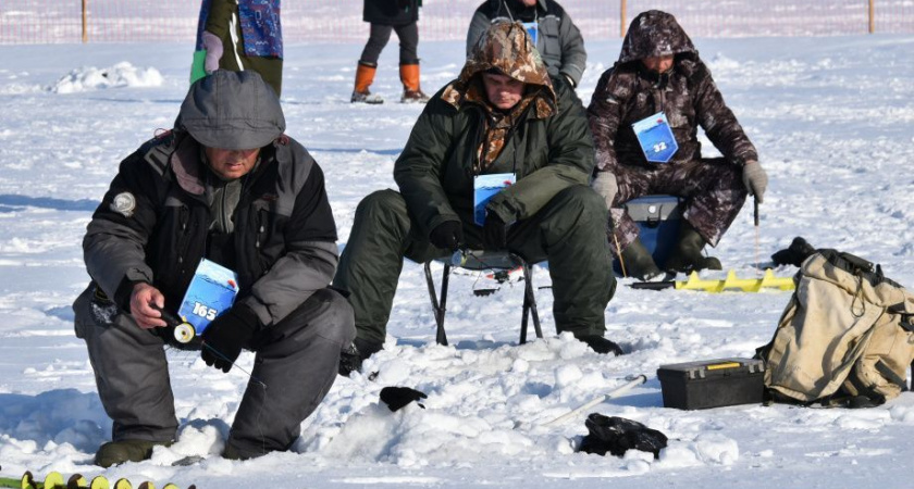 Камчатские любители готовятся к зимней рыбалке