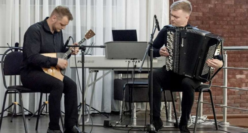 Дуэт «Камчатский сувенир» выступил в военном госпитале для бойцов СВО