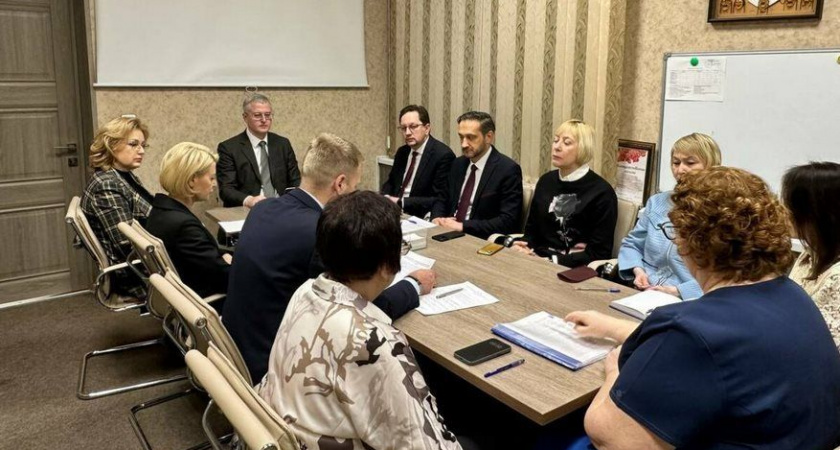 Губернатор Камчатского края провел совещание по заболеваемости гепатитами и снял с должности министра здравоохранения