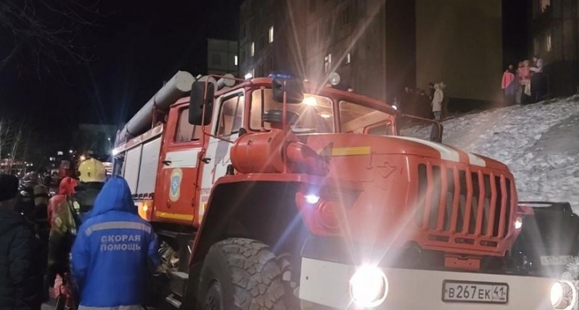 «Эта квартира горела не впервые»: подробности спасения женщины при пожаре в столице Камчатки