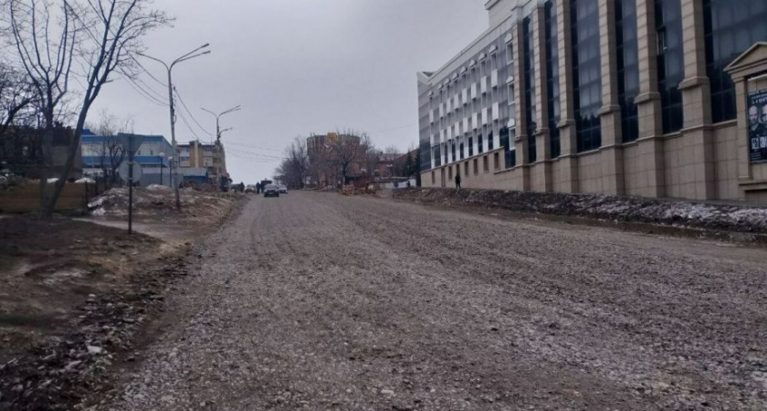 «Лесная» дорога в центре столицы Камчатки: пыль, гнев и пескосолевые чудеса