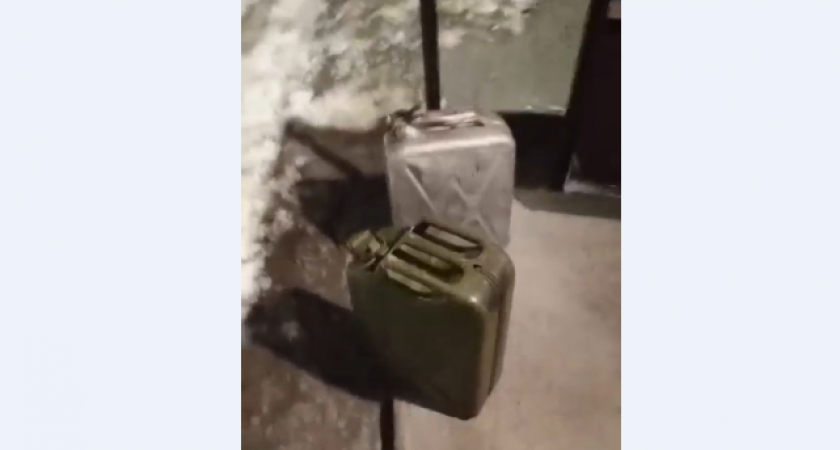 Запасливый житель Камчатки хранил в подвале многоквартирного дома 60 литров бензина