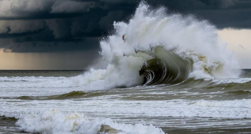 Западное и северо-восточное побережье Камчатки представляют опасность