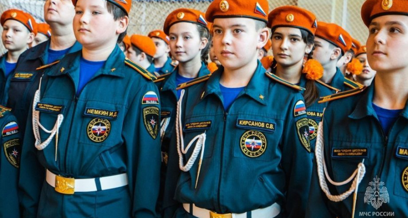 Торжественное посвящение кадетов МЧС: Путь к благородной профессии