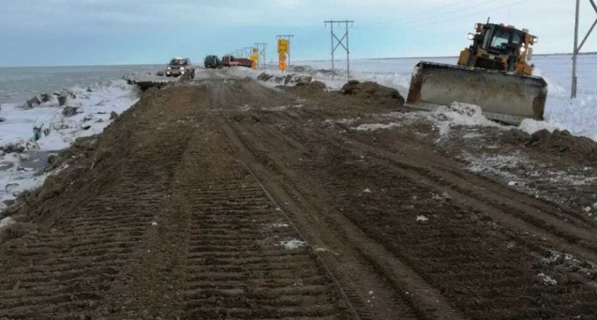 Дорогу в поселок Октябрьский на Камчатке опять закрыли для движения транспорта