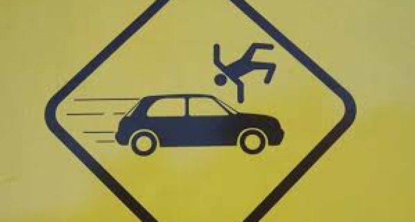 В Петропавловске-Камчатском автоледи сбила пешехода, мешавшего машинам 