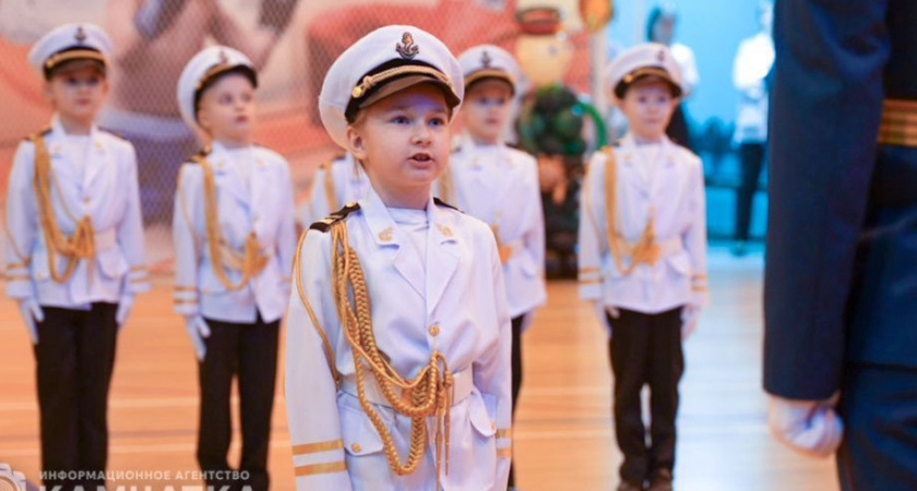 Маленькие герои большого праздника — дошколята Камчатки показали мастерство на конкурсе строя и песни