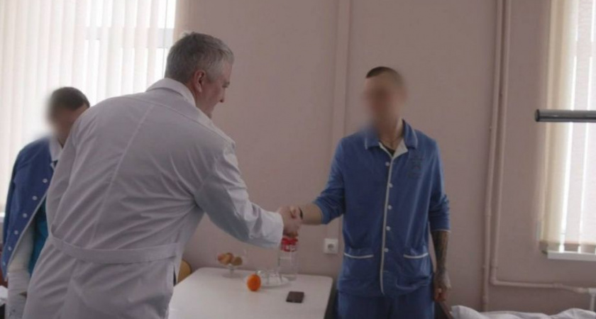 Губернатор Владимир Солодов навестил бойцов СВО, проходящих лечение на Камчатке