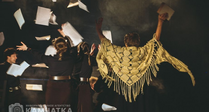 Предпремьерный показ спектакля «Завтра была война» на Камчатке (фоторепортаж)