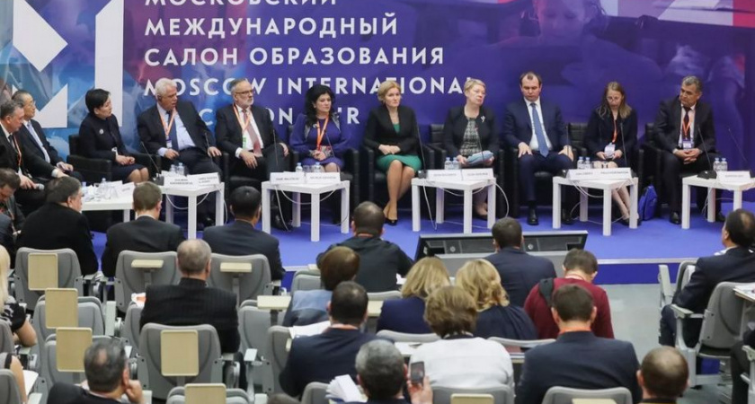 Как бизнес участвует в профориентации молодежи рассказали в КРДВ 