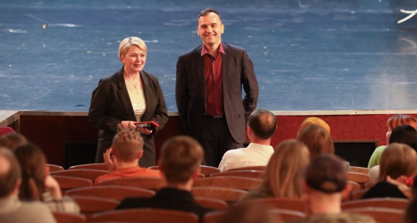 Худрук Камчатского театра драмы и комедии досрочно уволился из-за конфликта