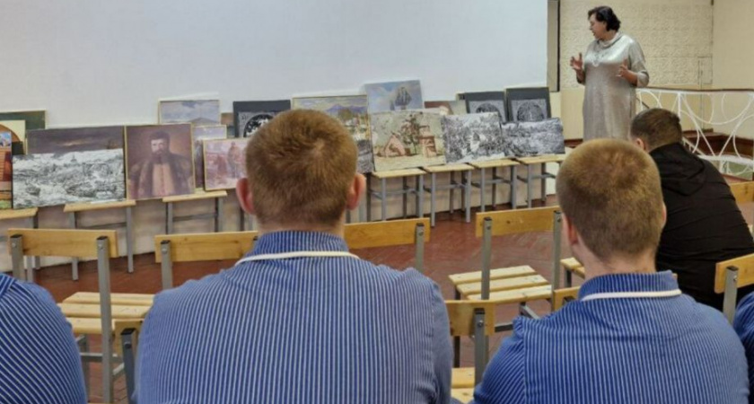 Сотрудники краевого музея привезли искусство в военный госпиталь на Камчатке