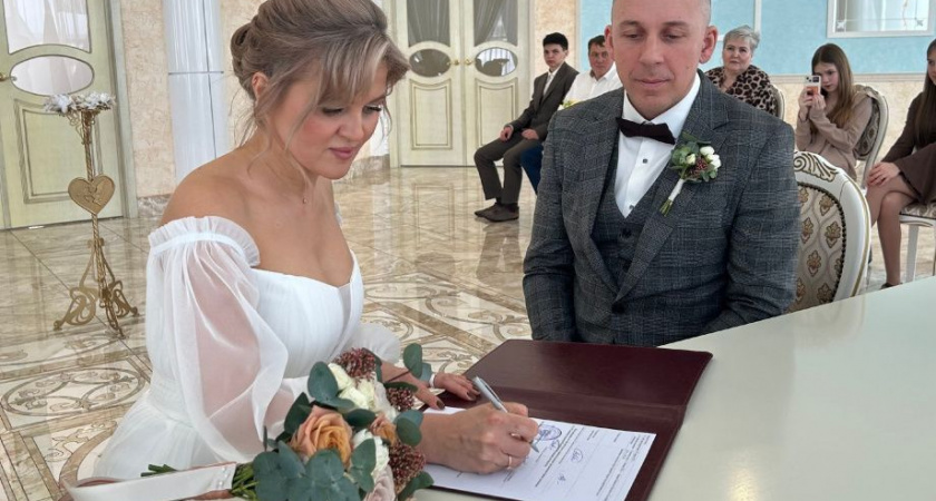На Камчатке в красивую дату 25 марта 2025 поженились девять пар