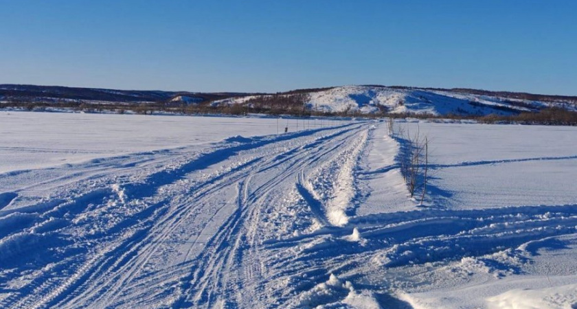 Две ледовые дороги на Камчатке стали опаснее