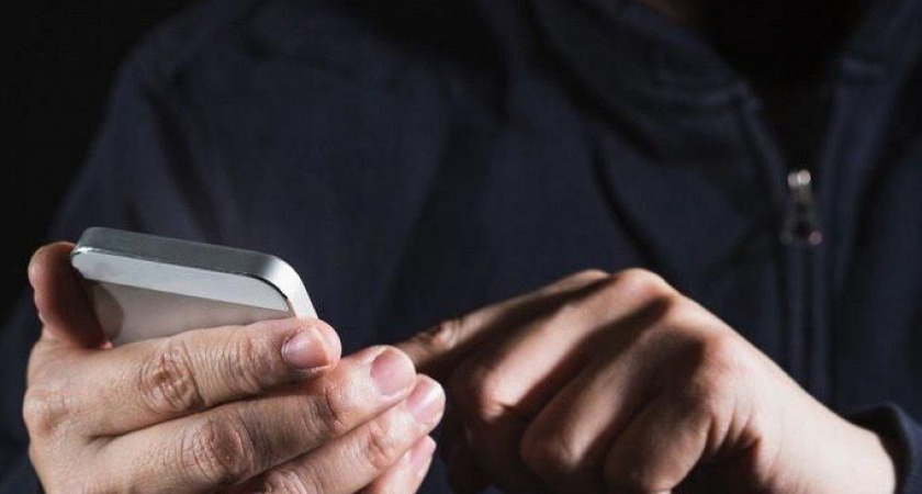 Рецидивист на Камчатке воровал у добрых сограждан деньги с их же телефонов