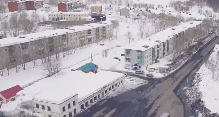 Власти Камчатки планируют снос 22-х аварийных домов в Термальном и Паратунке 