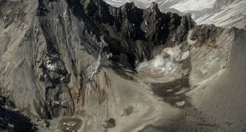 На Камчатке обнаружено парящее озеро