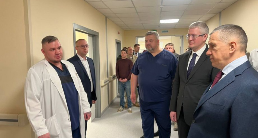 Полпред ДФО и глава Камчатки пообщались с медиками новой краевой больницы