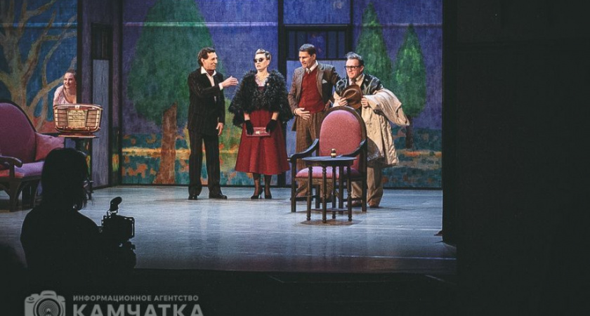 26 апреля в Камчатском театре драмы и комедии — премьера спектакля «Одолжите тенора»! 