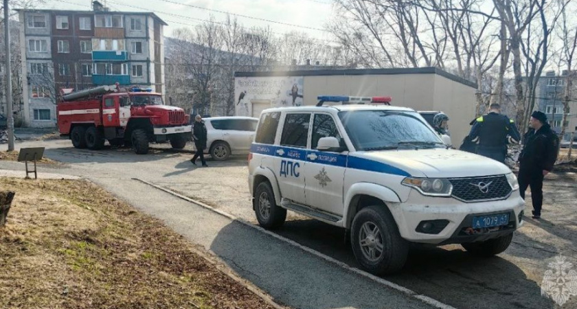 В школе № 28 столицы Камчатки силовики учатся защищать детей от террористов